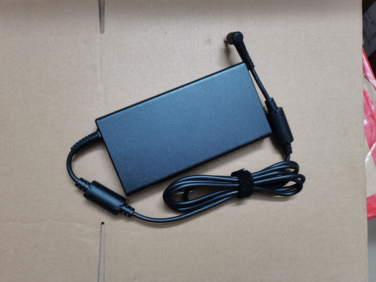 NEW OEM Slim Chicony 20.0V 9.0 - Pc Gaming Msi 评论和价格
