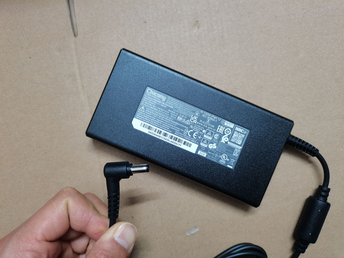 NEW OEM Slim Chicony 20.0V 9.0 - Pc Gaming Msi 评论和价格