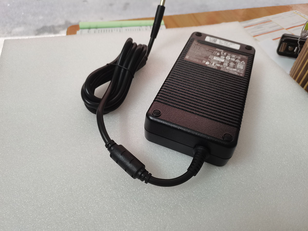 NEW Genuine 330W 19.5V 16.92A  - Pc Gaming Dell Alienware 评论和价格