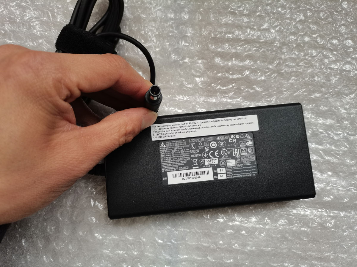 NEW Slim OEM Delta 19.5V 9.23A - Pc Gaming Msi 评论和价格
