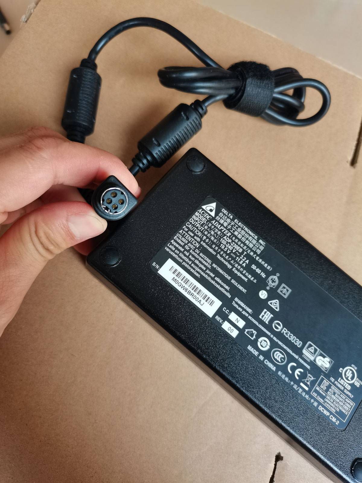 OEM Delta 230W 19.5V 11.8A ADP - Pc Gaming Msi 评论和价格